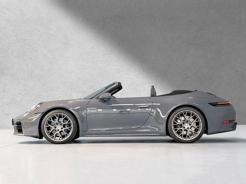 Grau Gebraucht 2025 Porsche 992 Cabrio | 163.900 € (Etwas zu teuer) - Bild 1/4