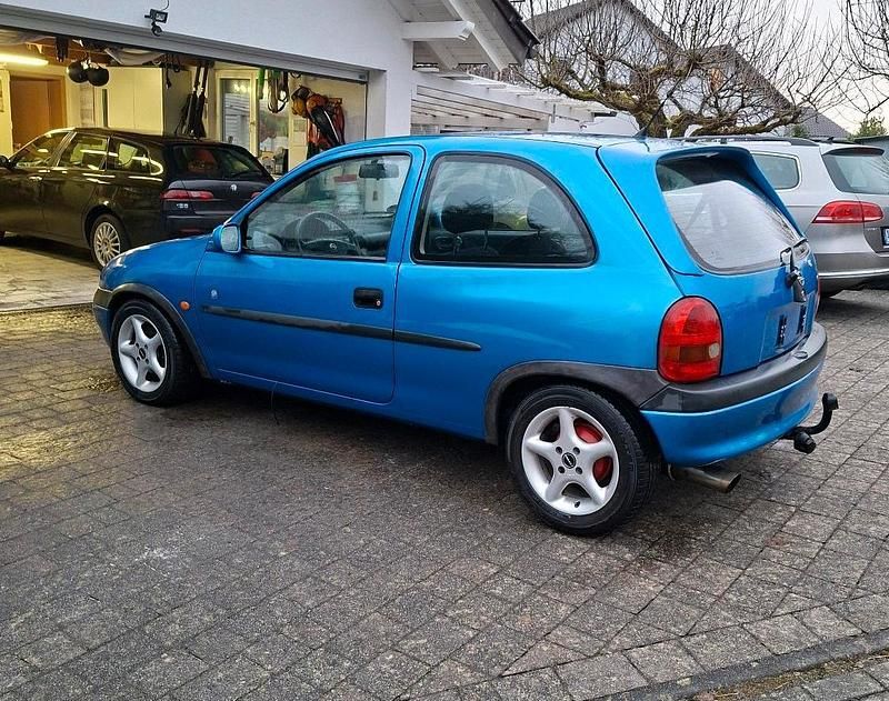 Gebraucht Opel Corsa Sport 106 PS (77 kW) 1998 Blau Kleinwagen