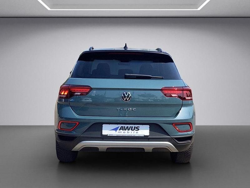 Gebraucht VW T-Roc Move 150 PS (110 kW) 2024 Blau / petroleum blue (metallic) SUV