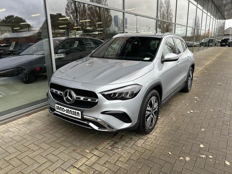 Gebraucht Mercedes GLA200 Advanced 163 PS (119 kW) 2025 Silber SUV