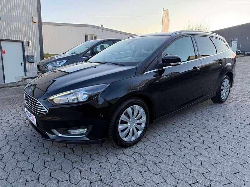 Gebraucht Ford Focus Titanium 101 PS (74 kW) 2016 Schwarz Kombi