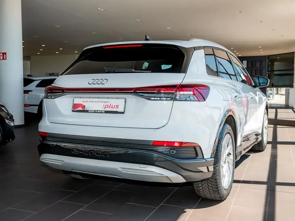 Używany Audi Q4 e-tron Advanced 210 kW (286 KM) 2025 Biały SUV