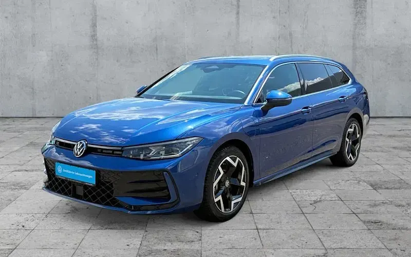 Gebraucht VW Passat R-line 272 PS (200 kW) 2024 Reef blue metallic Kombi