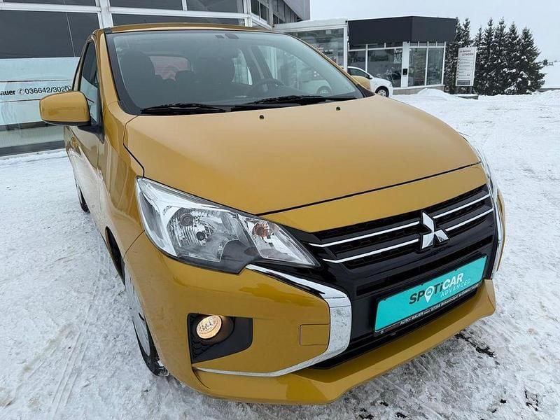 Citringelb Gebraucht 2021 Mitsubishi Space Star Spirit Limousine | 9.490 € (Fairer Preis) - Bild 1/4