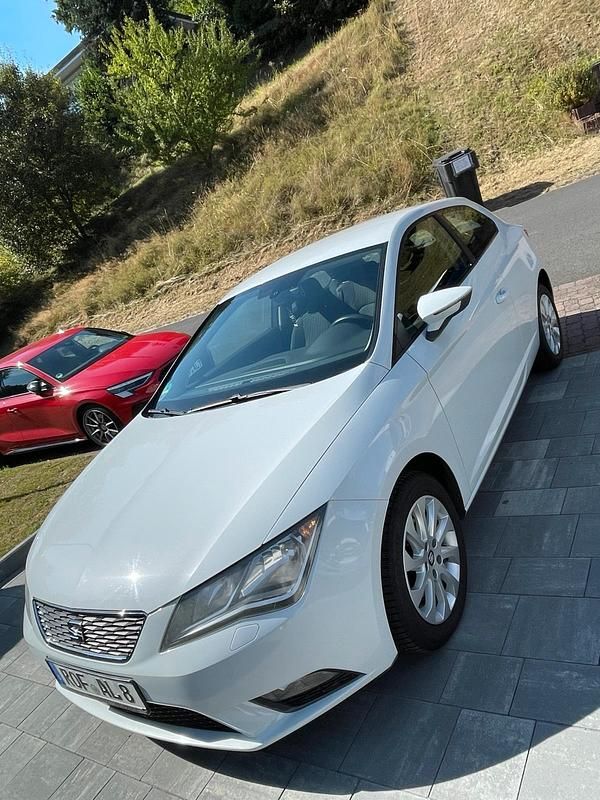 Weiß Gebraucht 2013 Seat Leon SC Style Kleinwagen | 5.000 € (Teuer) - Bild 1/4