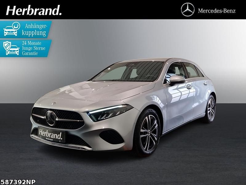 Silber Gebraucht 2024 Mercedes A180 Progressive Limousine | 27.880 € (Guter Preis) - Bild 1/4
