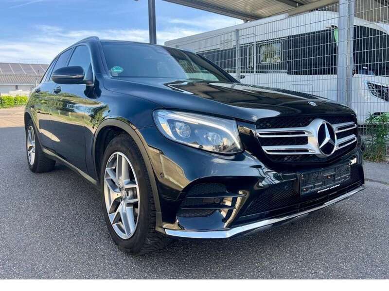 Schwarz Gebraucht 2016 Mercedes GLC220 AMG line Coupé | 23.800 € - Bild 1/4