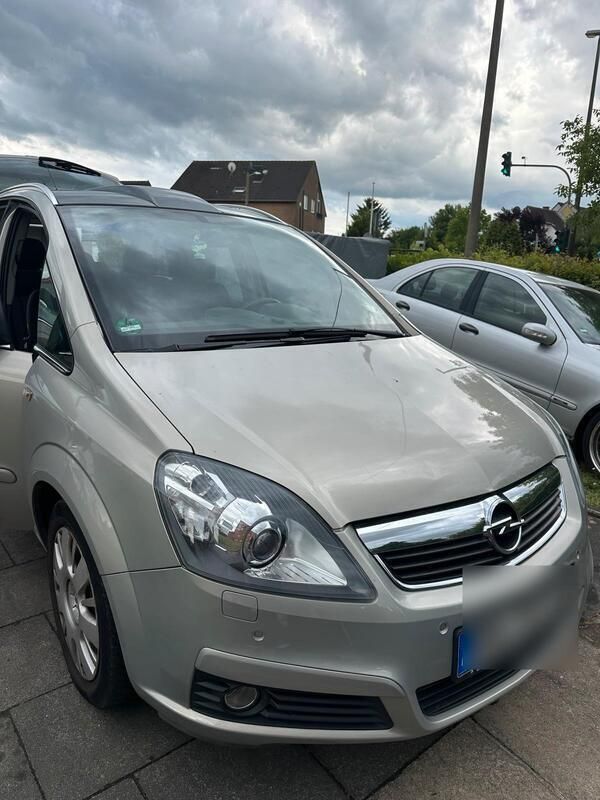 Beige Gebraucht 2007 Opel Zafira Van / Kleinbus | 6.200 € (Teuer) - Bild 1/4