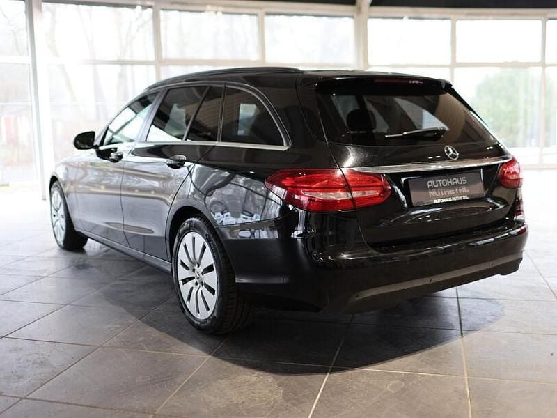 Gebraucht Mercedes C220 170 PS (125 kW) 2018 Schwarz (040) Kombi
