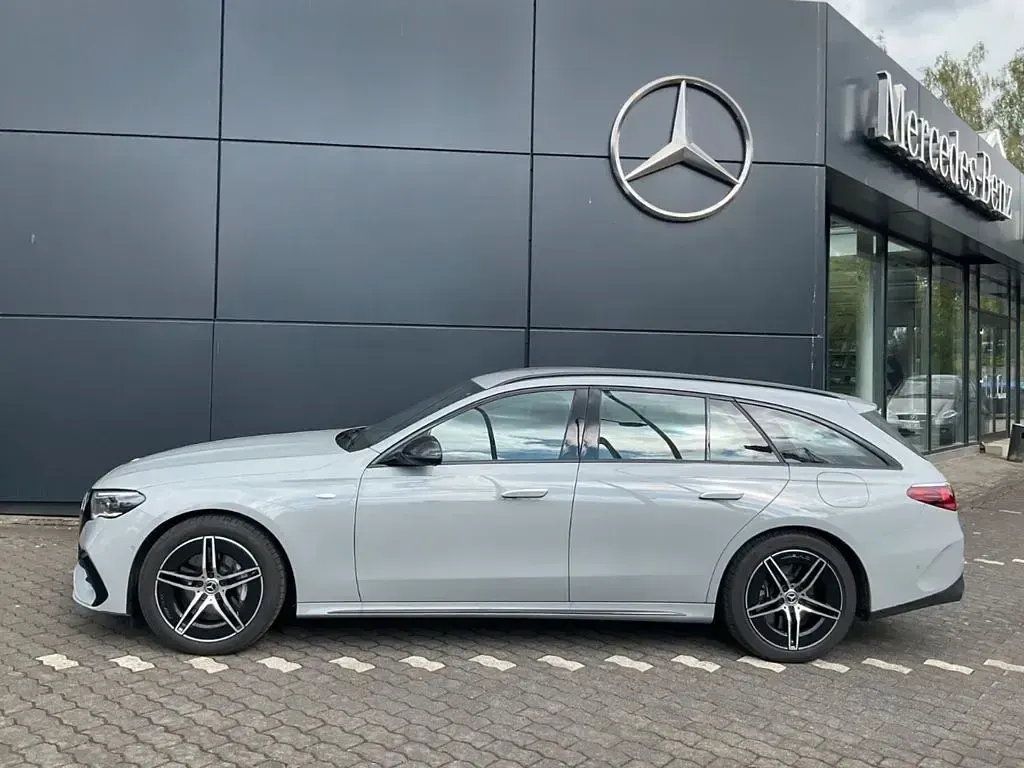 Gebraucht Mercedes E300 AMG line 204 PS (150 kW) 2025 Grau Limousine
