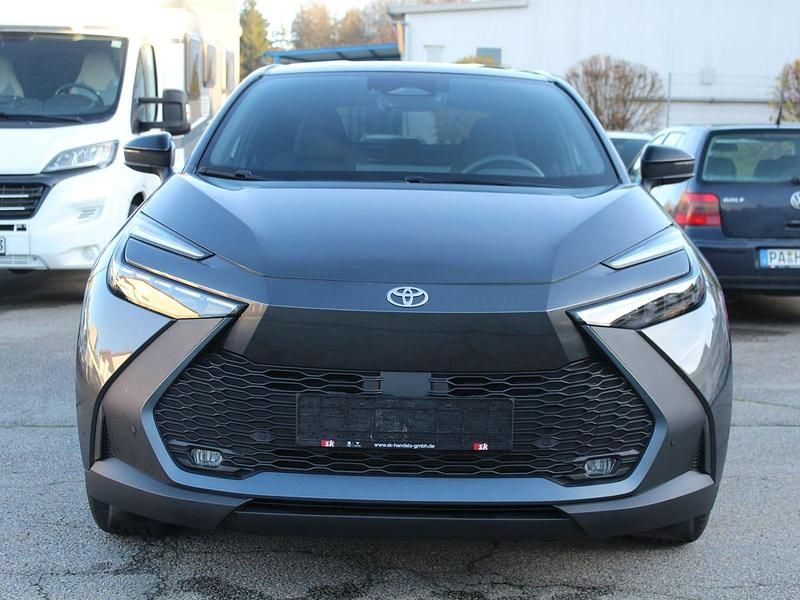 Gebraucht Toyota C-HR Team 98 PS (72 kW) 2024 Grau (marlingrau) schwarz (stoff) SUV