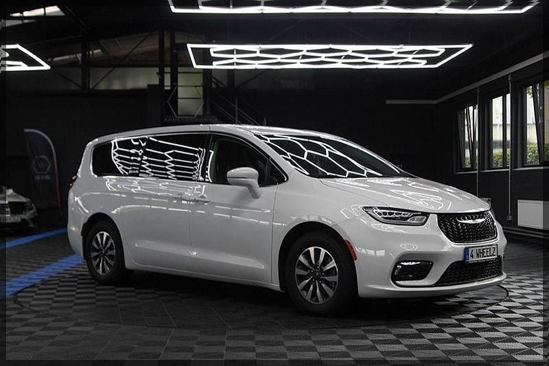Weiß Gebraucht 2022 Chrysler Pacifica SUV | 34.999 € (Superpreis) - Bild 1/4