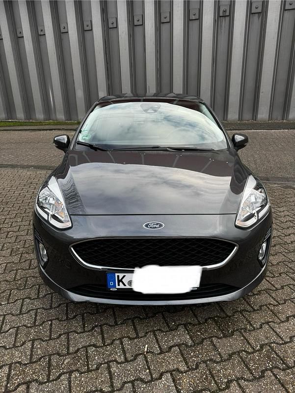 Gebraucht Ford Fiesta 101 PS (74 kW) 2018 Grau Kleinwagen