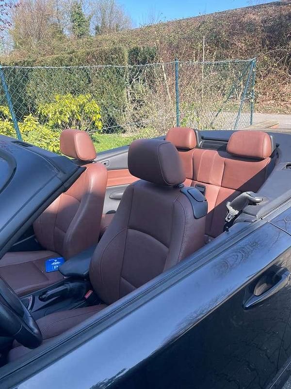 Gebraucht BMW 120 Cabriolet 177 PS (130 kW) 2010 Schwarz Cabrio