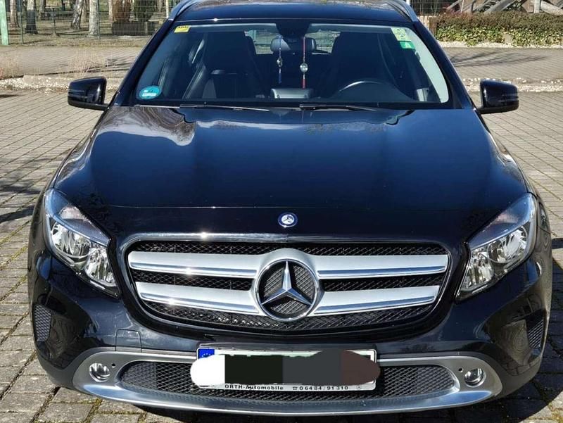 Gebraucht 2015 Mercedes GLA220 StreetStyle SUV | 12.700 € (Fairer Preis) - Bild 1/4