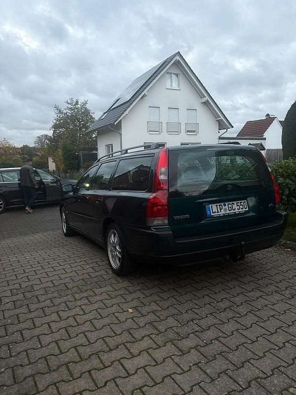 Gebraucht 2001 Volvo V70 Kombi | 1.300 € (Fairer Preis) - Bild 1/4