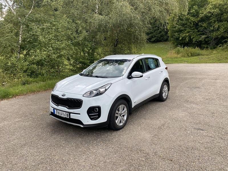 Weiß Gebraucht 2017 Kia Sportage Vision SUV | 19.399 € (Etwas zu teuer) - Bild 1/4