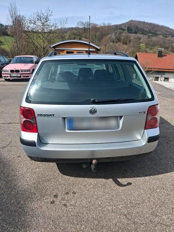 Gebraucht VW Passat 105 PS (77 kW) 2004 Silber Kombi