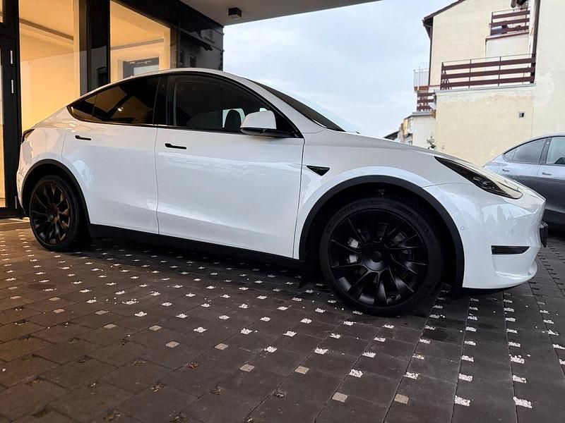 Weiß Gebraucht 2022 Tesla Model Y SUV | 39.900 € (Teuer) - Bild 1/4