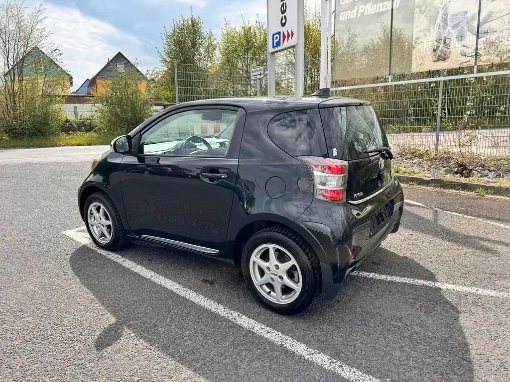 Gebraucht Toyota iQ 68 PS (50 kW) 2009 Schwarz Kleinwagen