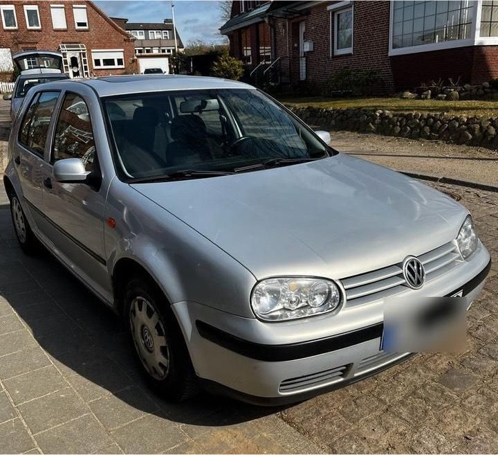Silber Gebraucht 1998 VW Golf IV Kleinwagen | 1.750 € (Etwas zu teuer) - Bild 1/4