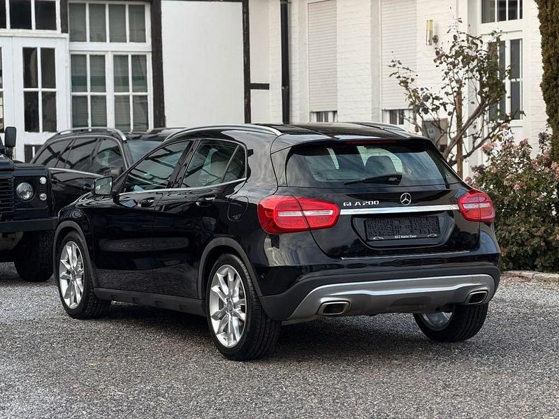 Gebraucht Mercedes GLA200 156 PS (114 kW) 2015 Schwarz SUV