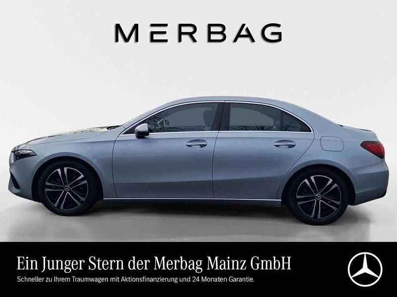 Gebraucht Mercedes A200 Advanced 163 PS (119 kW) 2025 Metalliclack hightechsilber Limousine