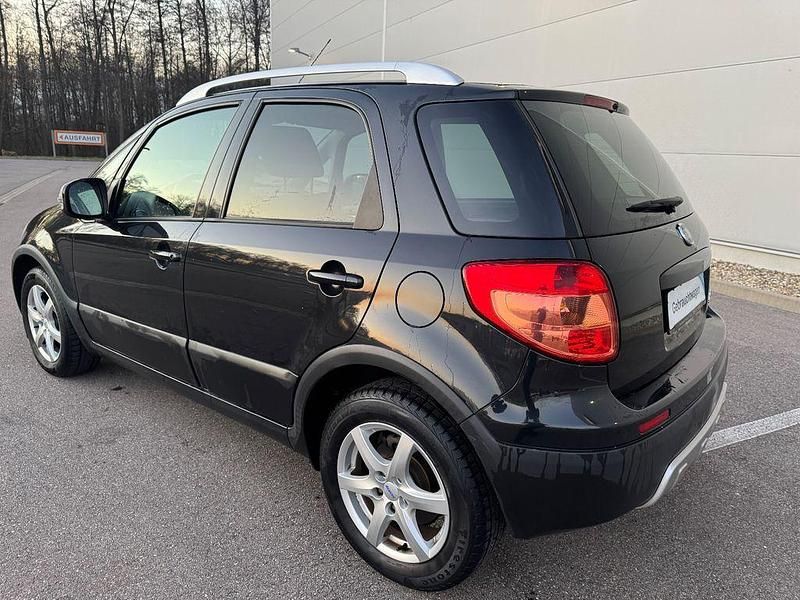 Gebraucht Fiat Sedici Easy 120 PS (88 kW) 2012 Schwarz SUV