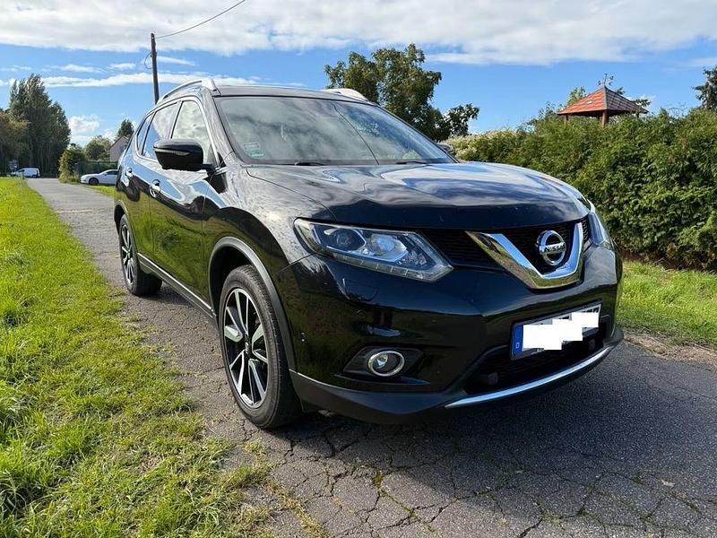 Schwarz Gebraucht 2017 Nissan X-Trail Tekna SUV | 14.500 € (Guter Preis) - Bild 1/4