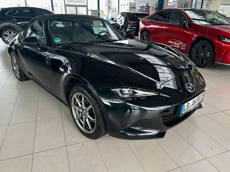 Neu Mazda MX5 Exclusive-Line 132 PS (97 kW) 2025 Schwarz Cabrio
