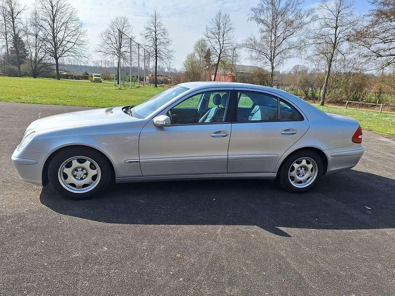 Gebraucht Mercedes E200 Avantgarde 163 PS (119 kW) 2004 Limousine