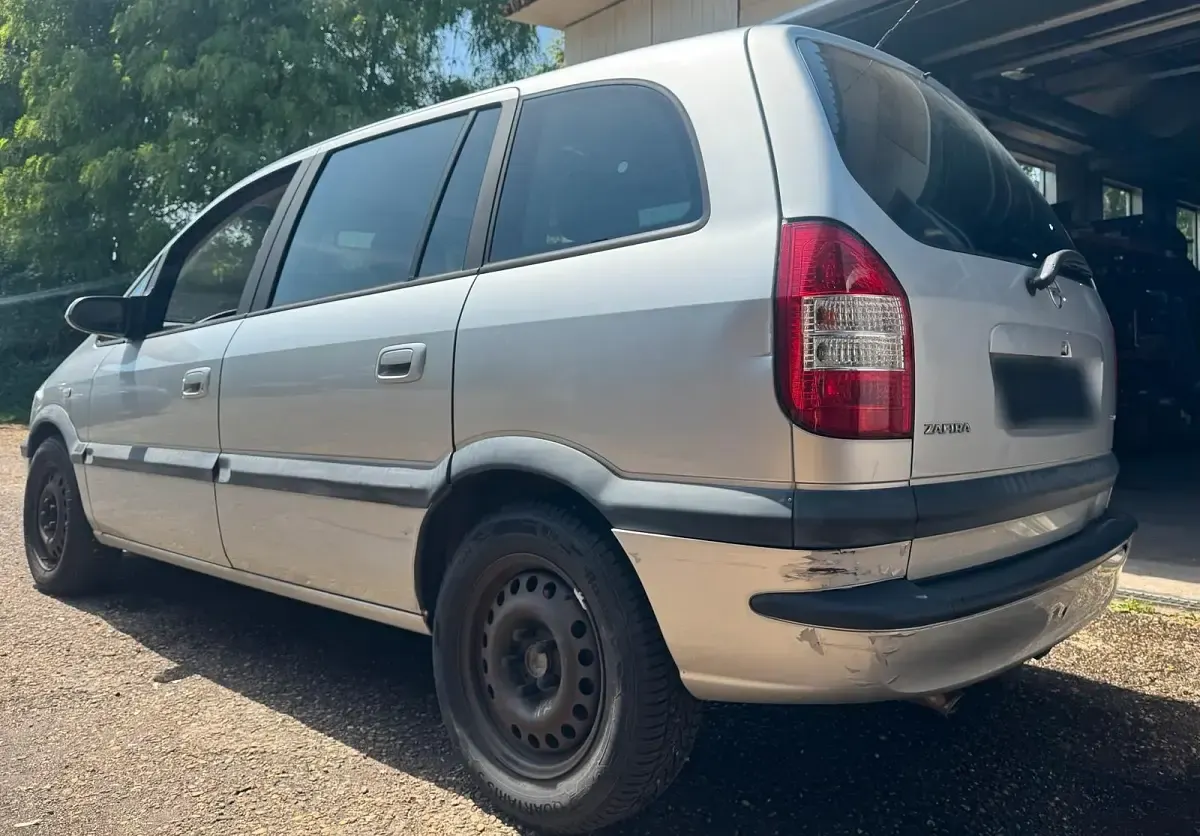 Gebraucht Opel Zafira 125 PS (91 kW) 2003 Silber Van / Kleinbus