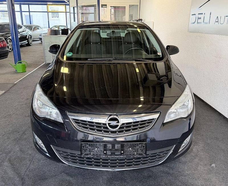 Gebraucht Opel Astra 125 PS (91 kW) 2012 Schwarz Limousine