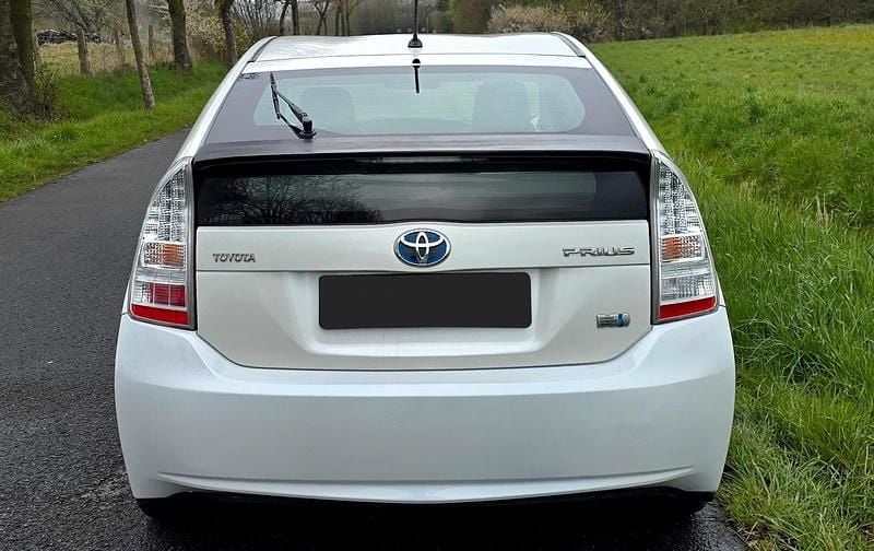 Gebraucht Toyota Prius 136 PS (100 kW) 2009 Weiß Kleinwagen