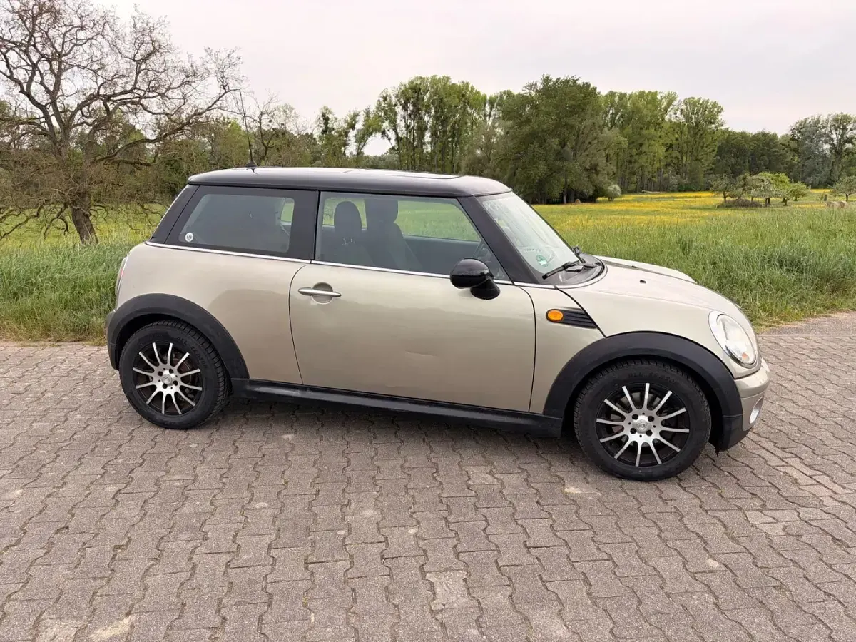 Usata Mini Cooper 120 CV (88 kW) 2007 Oro Utilitaria