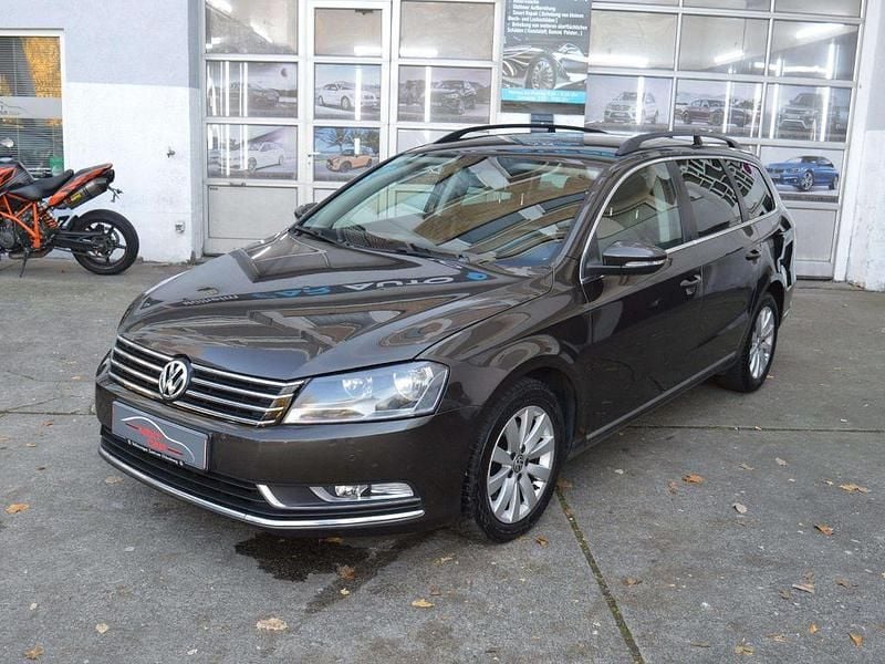 Braun Gebraucht 2014 VW Passat Comfortline Kombi | 8.450 € (Guter Preis) - Bild 1/4