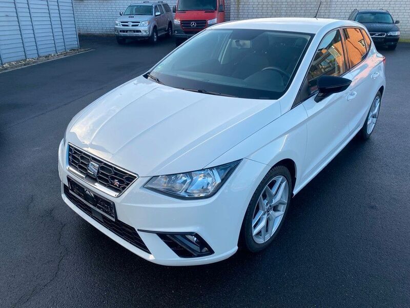 Weiß Gebraucht 2018 Seat Ibiza FR Limousine | 11.900 € (Guter Preis) - Bild 1/4