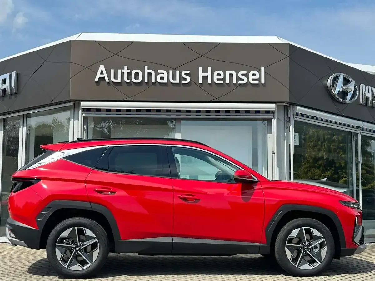 Neu Hyundai Tucson Trend 239 PS (175 kW) 2026 Engine red SUV