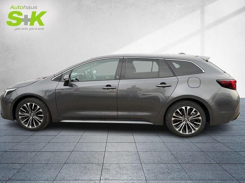 Gebraucht Toyota Corolla Team 140 PS (102 kW) 2024 Marlingrau metallic Kombi