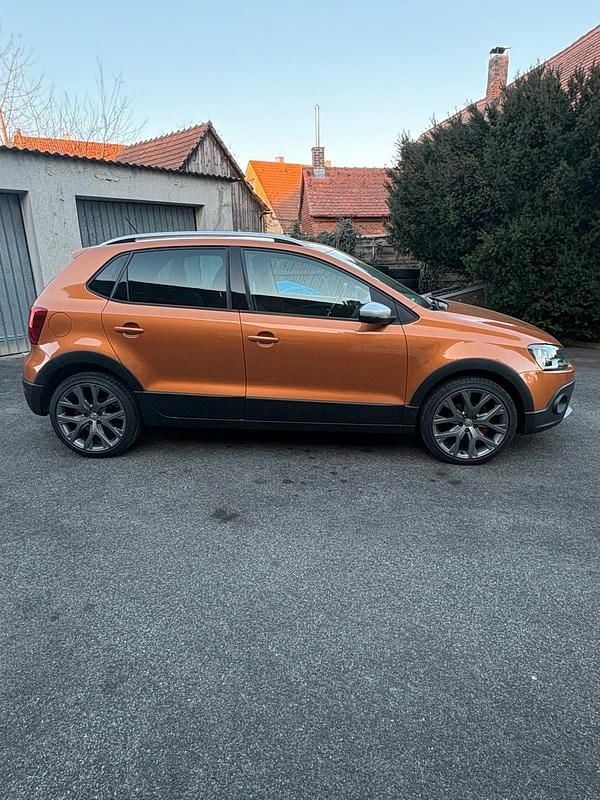 Gebraucht VW Polo Cross 90 PS (66 kW) 2015 Orange Kleinwagen