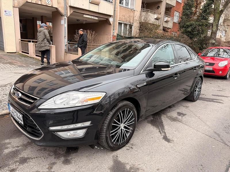 Gebraucht Ford Mondeo 140 PS (102 kW) 2012 Schwarz Limousine