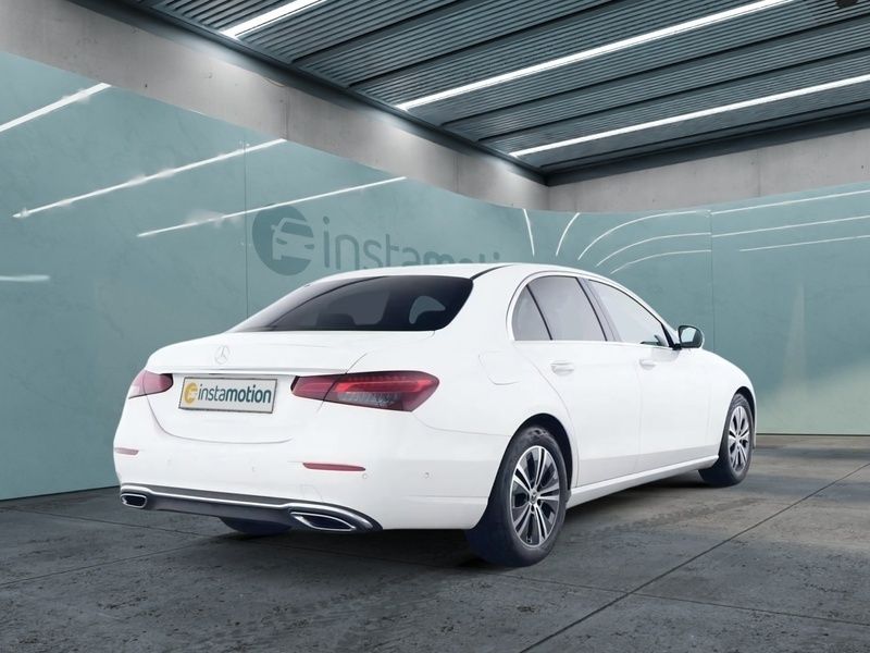 Gebraucht Mercedes E220 Avantgarde 200 PS (147 kW) 2023 Weiß Limousine