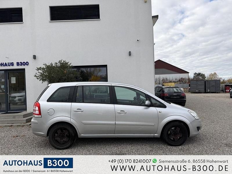 Gebraucht Opel Zafira Edition 125 PS (91 kW) 2009 Silber Van / Kleinbus