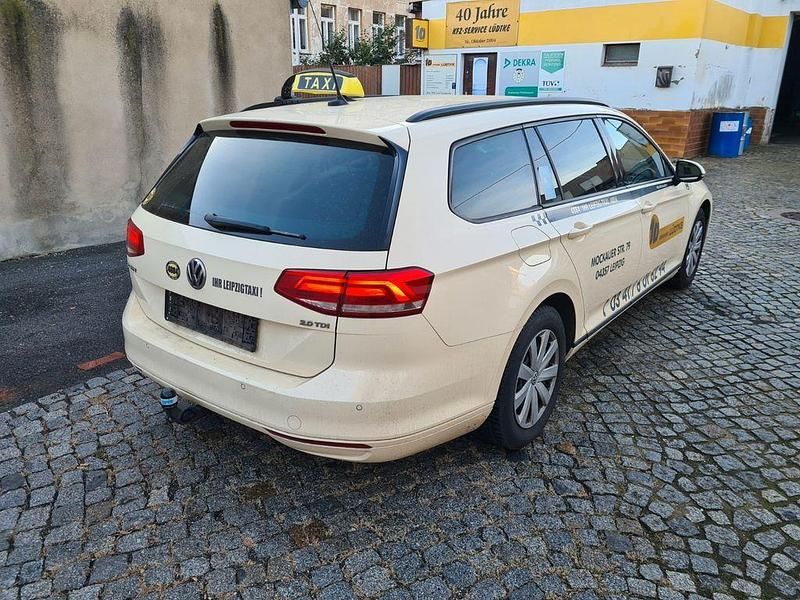 Gebraucht VW Passat Trendline 150 PS (110 kW) 2017 Beige Kombi