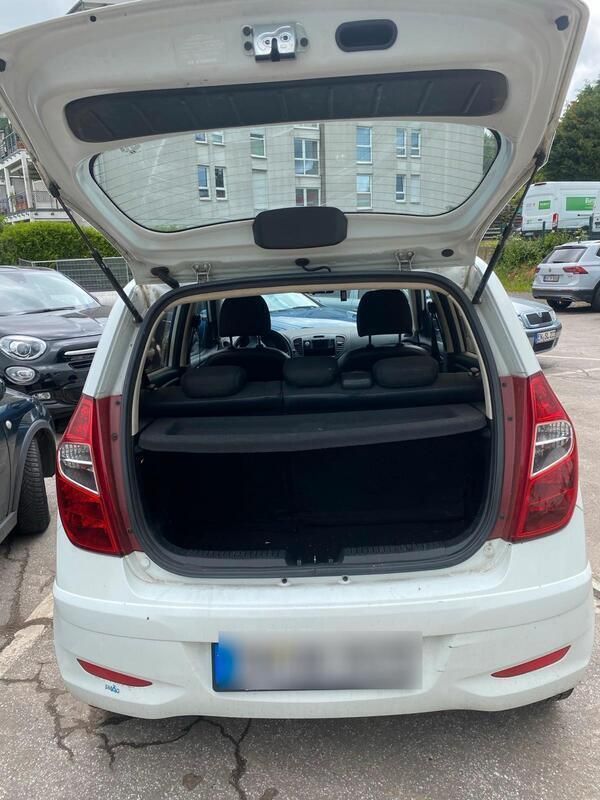 Weiß Gebraucht 2012 Hyundai i10 Kleinwagen | 1.700 € - Bild 1/4