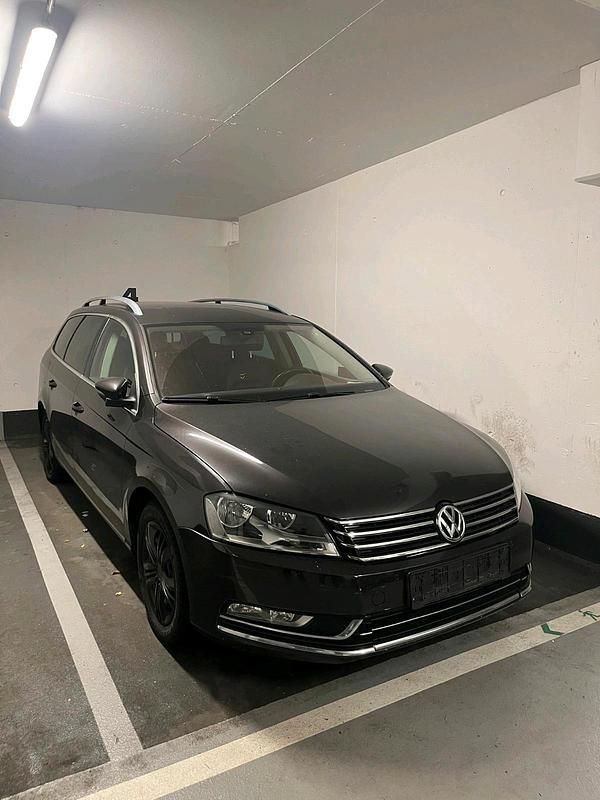 Braun Gebraucht 2011 VW Passat Kombi | 5.200 € (Guter Preis) - Bild 1/4