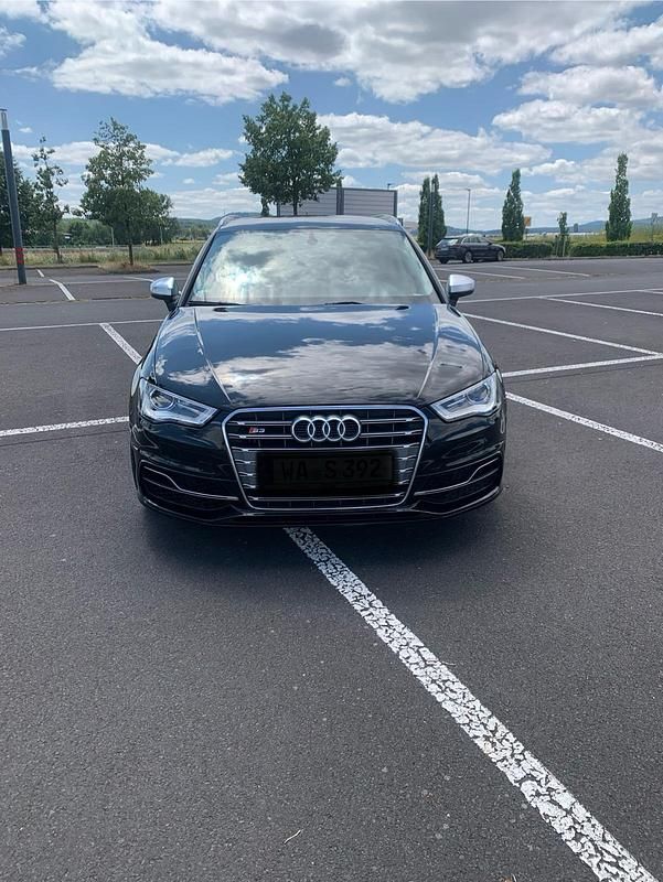Schwarz Gebraucht 2014 Audi S3 S-Line Limousine | 26.590 € - Bild 1/4