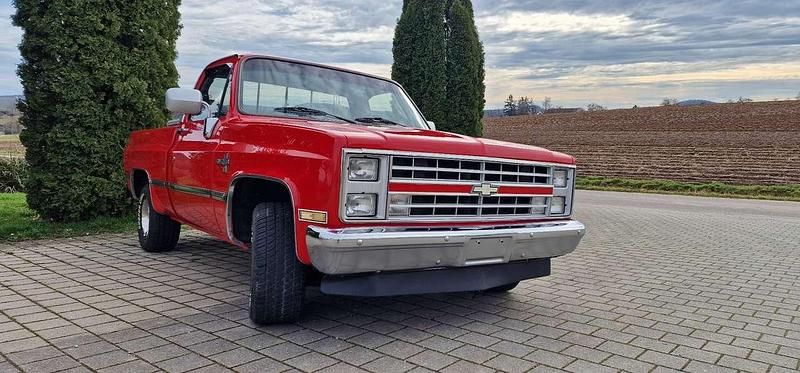 Gebraucht Chevrolet Silverado 160 PS (117 kW) 1985 Rot SUV
