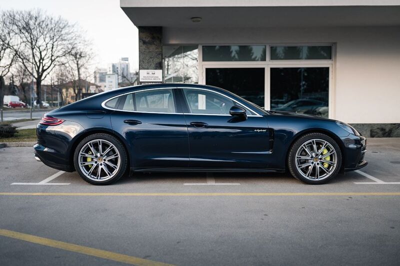 Gebraucht Porsche Panamera 330 PS (242 kW) 2018 Blau Kleinwagen