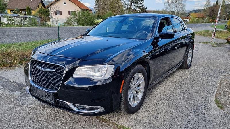 Schwarz Gebraucht 2015 Chrysler 300C Limousine | 13.999 € (Fairer Preis) - Bild 1/4